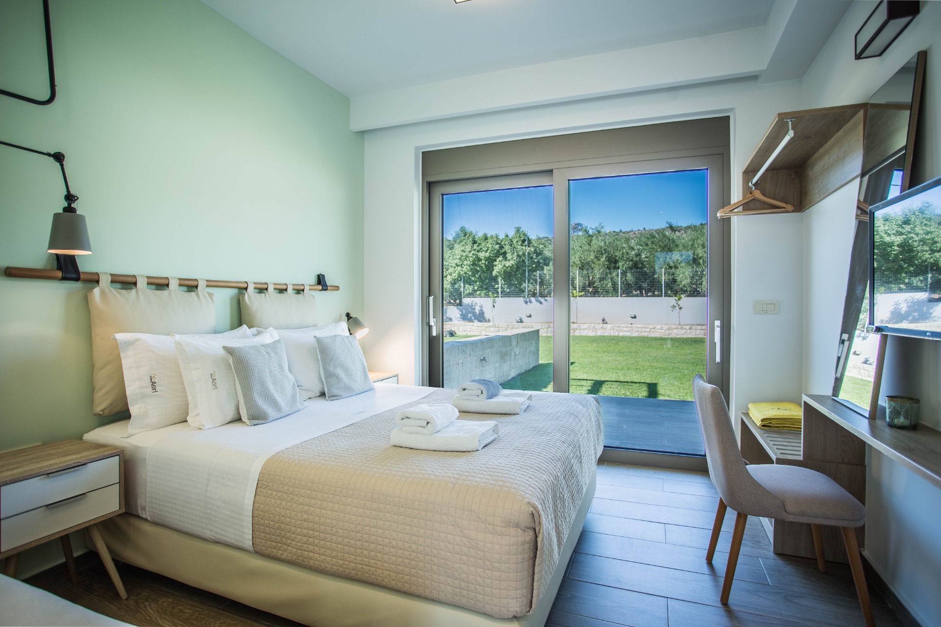 1st room
